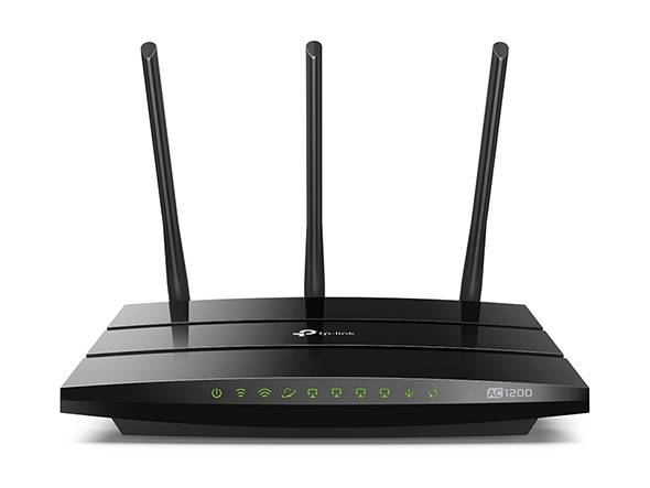 AC1200 Двухдиапазонный Wi-Fi роутер
СКОРОСТЬ: до 300 Мбит/с на 2,4 ГГц + до 867 Мбит/с на 5 ГГц
ХАРАКТЕРИСТИКИ: 4 фиксированные внешние антенны, 3 порта LAN 10/100 Мбит/с, 1 порт WAN 10/100 Мбит/с
ОСОБЕННОСТИ: кнопка WPS/Reset (WPS/Сброс настроек), IPTV,